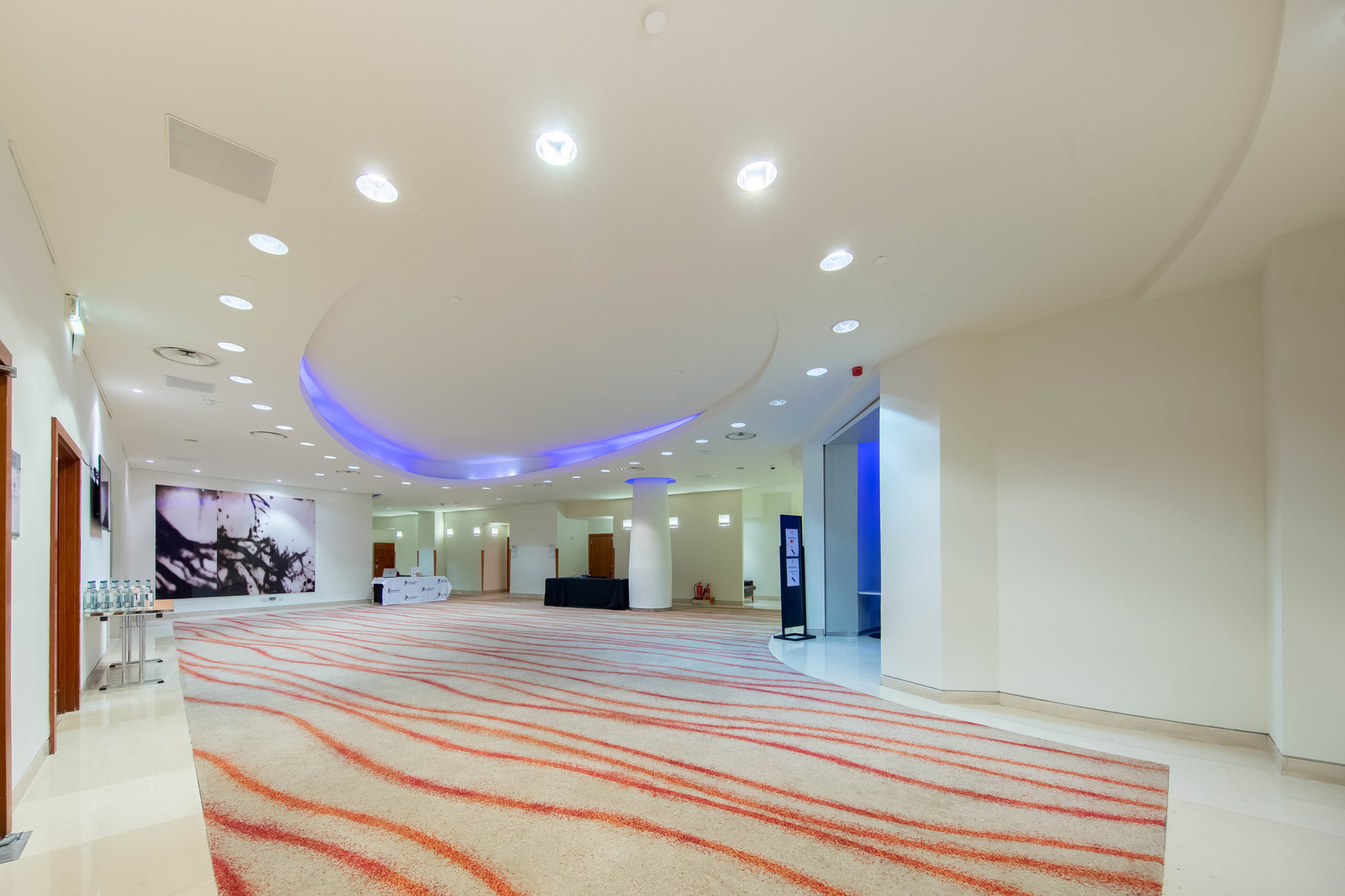 Victoria Park Plaza — photo 6